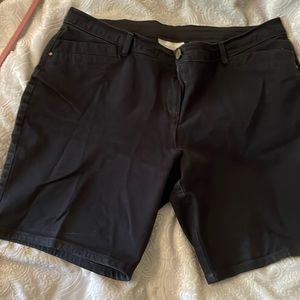 Chico’s black stretchy denim shorts. 2.5 Petite (14P)